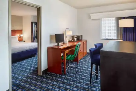 Courtyard by Marriott Arlington Crystal City/Reagan National - 42