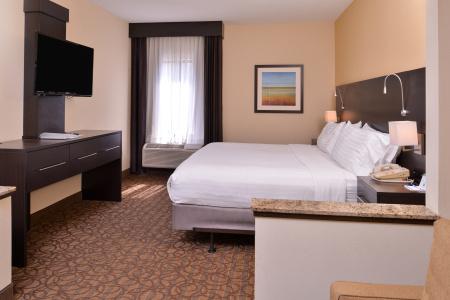Holiday Inn Express & Suites Topeka West I-70 Wanamaker by IHG - 16