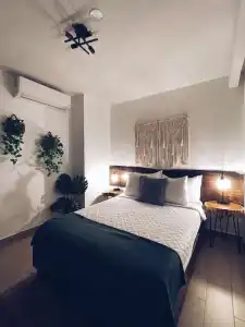 Studio 27 Backpackers - 47