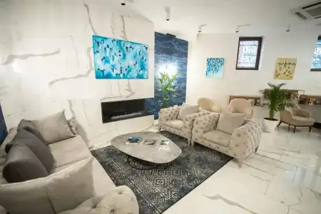 Silver 39 Corner - 25