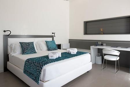 Caportigia Boutique - 100