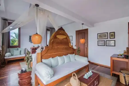 Mane Boutique & Spa - 5
