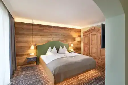 Romantikhotel - 98