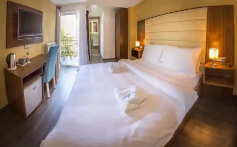 Central Park Residence Guest House - 46
