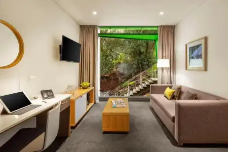 Quest Mounts Bay Road - 36