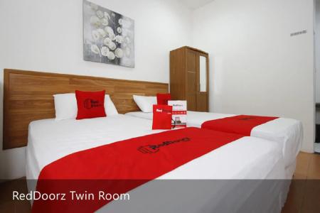 RedDoorz Plus near Plaza Indonesia - 5