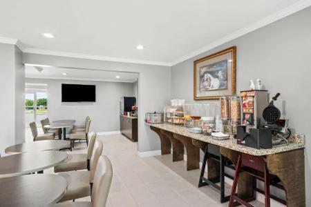 Microtel Inn & Suites by Wyndham Lexington - 14