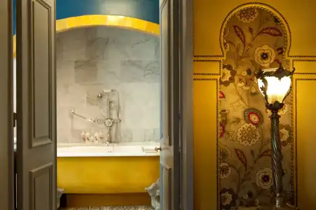 L'Hotel - 15