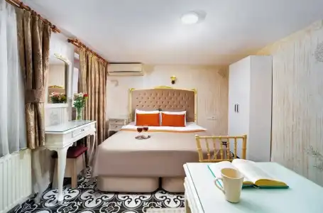Alhambra Apart - 100