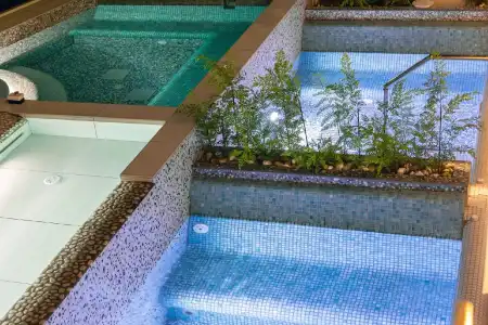 Pearl SeaBreeze Suites - 17