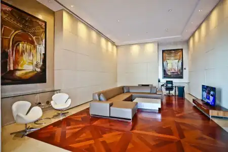 Pelican Residence at One Broadway - 2