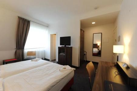 Best Western Kaiserhof - 61