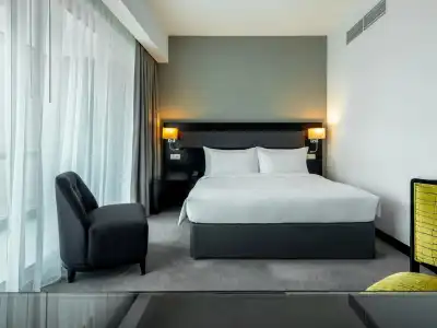 Flora Creek Deluxe Apartments Dubai - 2