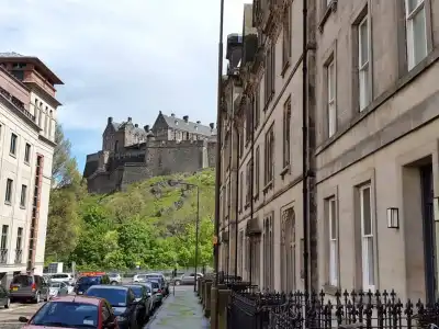 Edinburgh Nine - 12