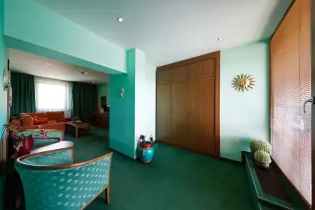 Max Inn - 69