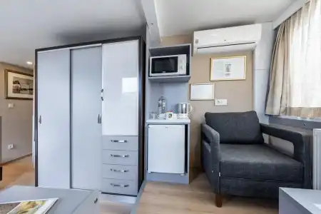 Gallery Residence & - 66