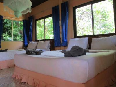 Khao Sok Island Resort and Spa - 37