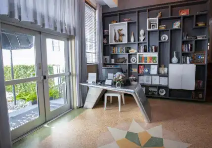 Lincoln Arms Suites - 24