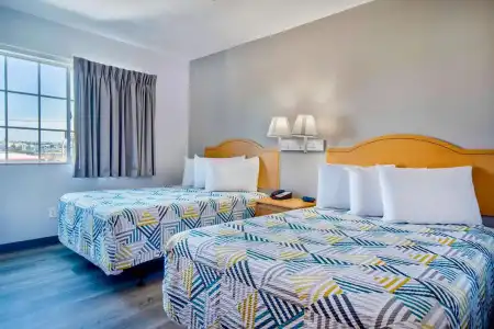 Motel 6 Bakersfield, CA - Airport - 24