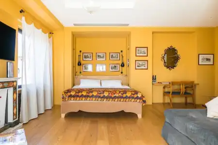 Rarity Suites - 203