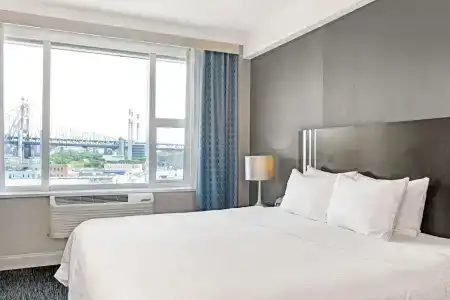 Wyndham Garden Long Island City - 27