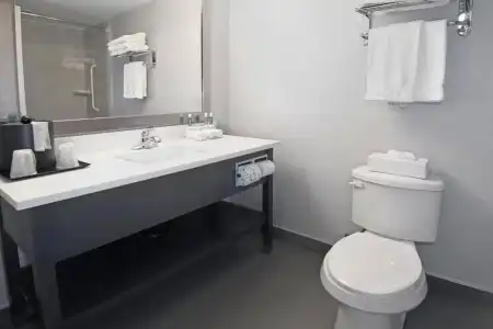 Holiday Inn Express & Suites Calgary by IHG - 57