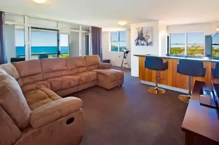 Tradewinds Apartments - 25