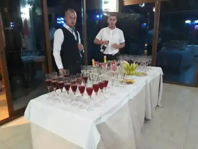 3 Vellezerit - 22