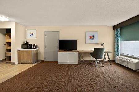 Hilton Garden Inn - 12
