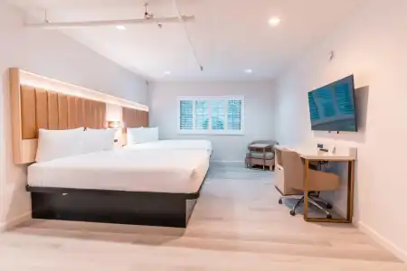 Inn on Broadway - 2