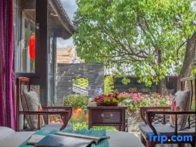Lijiang Ten Courtyard Inn - 42