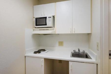 Suburban Studios Winston Salem-University Parkway - 24