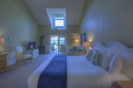 Spruce Point Inn - 5