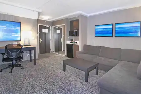 Holiday Inn Express & Suites Calgary by IHG - 79