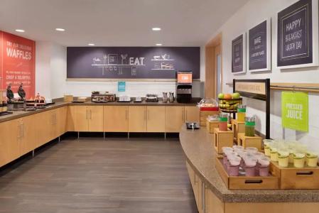 Hampton Inn & Suites Madison West - 22