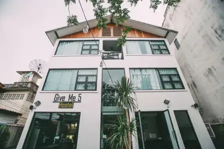Give Me 5 Hostel - 0