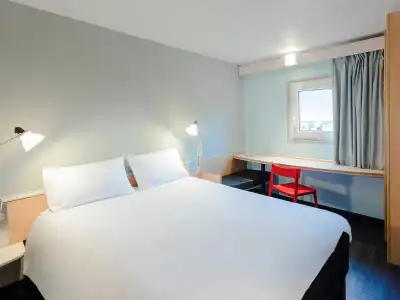ibis Bourges - 5