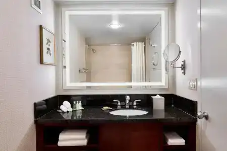 DoubleTree by Hilton Philadelphia Center City - 53