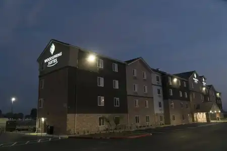 WoodSpring Suites Bakersfield East - 9