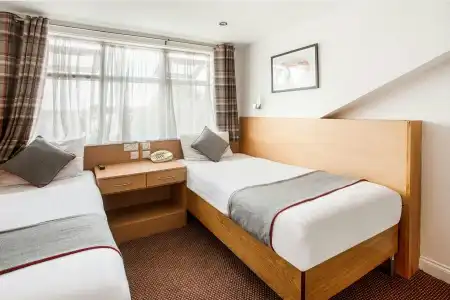 London Guest House by OYO - Acton - 30