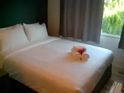 Nantra Ploenchit - 25
