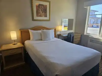 2400 Motel - 4