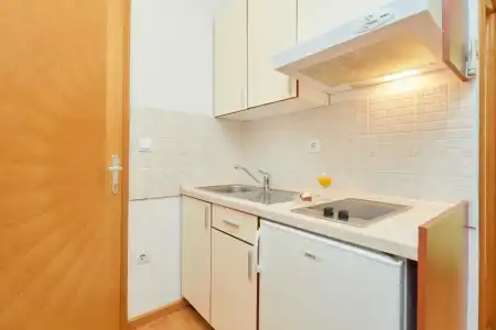 Apartments Zelic Tucepi - 11