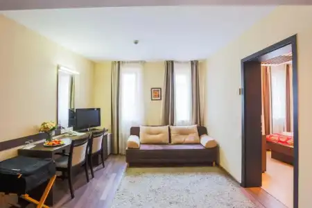 CE Plaza - 61