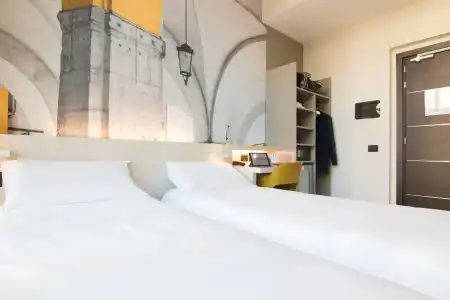 B&B - 2