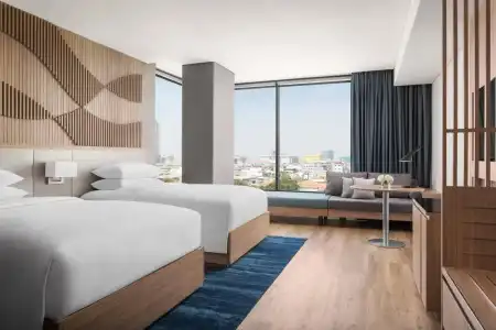Courtyard by Marriott Phnom Penh - 4