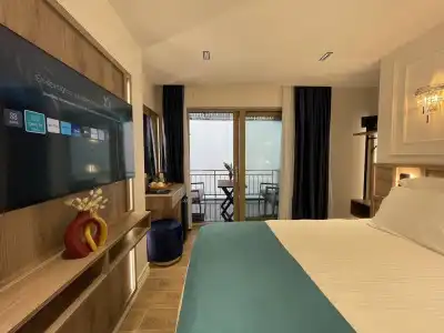 Mona Bosphorus - 5