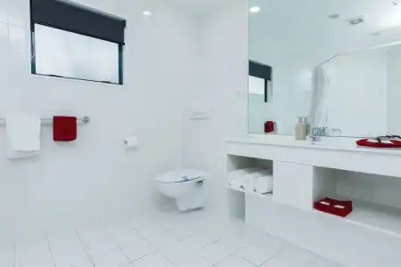 Aubyn Court Spa Motel - 96