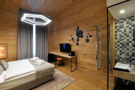 1552 Boutique - 46