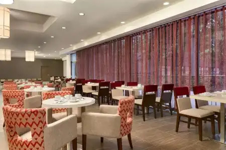 DoubleTree by Hilton Toronto Airport - 31